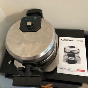 Cuisinart WAF-F10 Belgian Waffle Maker Rotating Round Flip Control